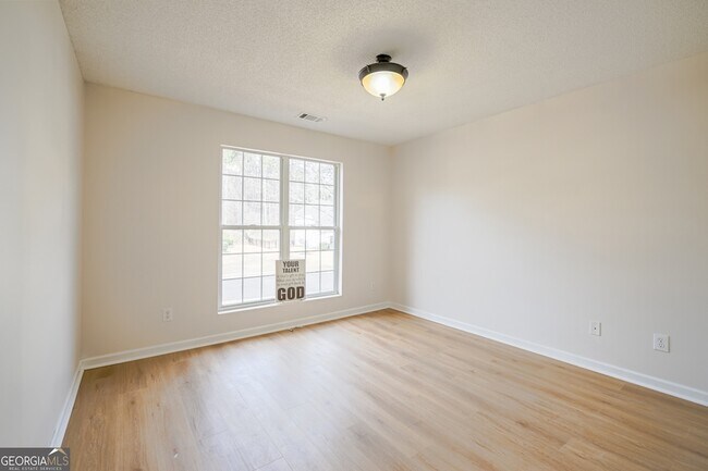 Building Photo - 1570 Swan Valley Ct