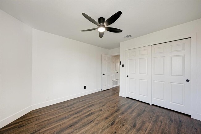 Building Photo - 801 Black Isle Dr