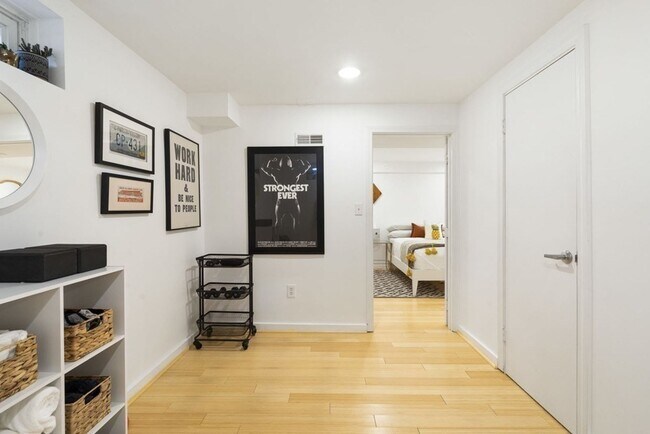 Building Photo - 7 Murdock St