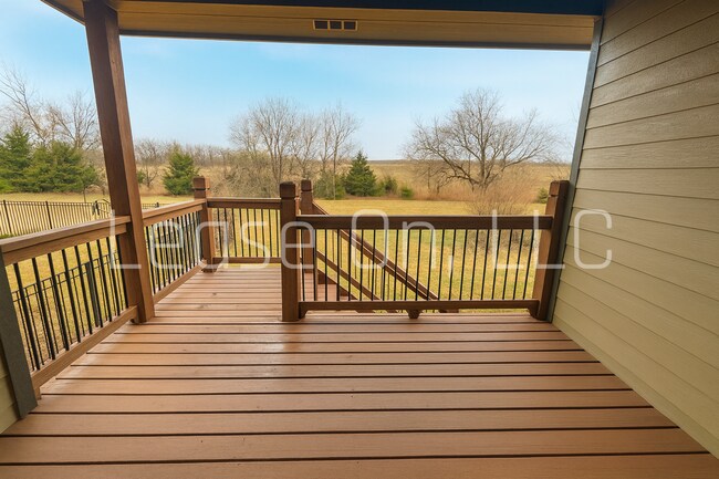 Building Photo - 7453/57 Summerside