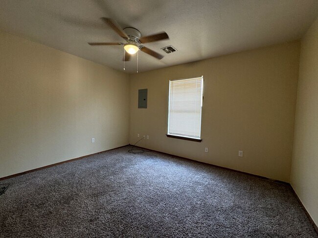 Building Photo - 212 NW 14th St