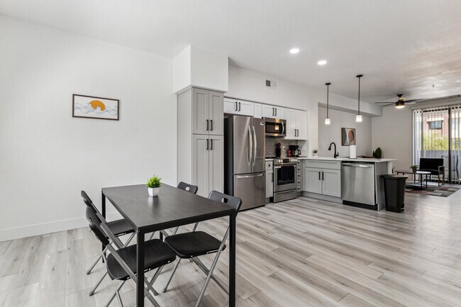 Building Photo - 6610 N 93rd Ave