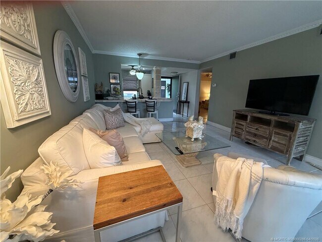 Building Photo - 1950 SW Palm City Rd