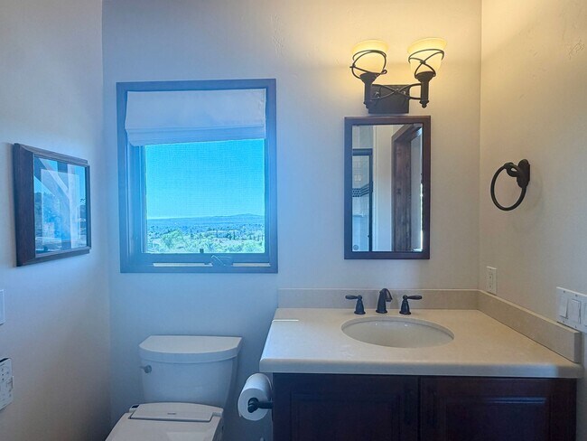 Building Photo - Resort Style Living on Warmlands Avenue