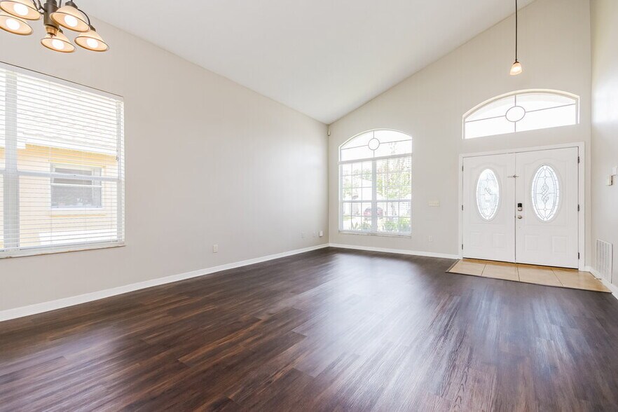 Building Photo - 12370 Arlington Park Ln