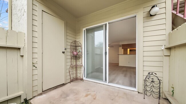 Building Photo - 2120 El Paseo St