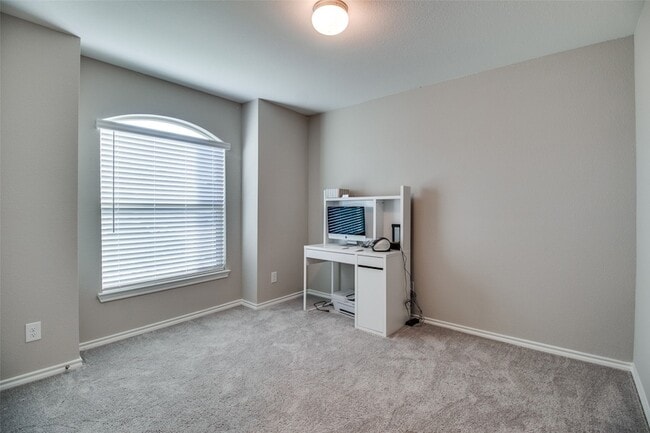 Building Photo - 11441 Silver Queen Dr
