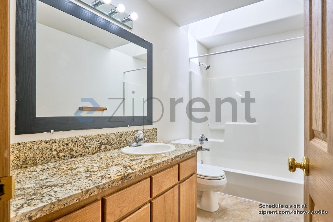 Building Photo - 13634 Barclay Hills Dr