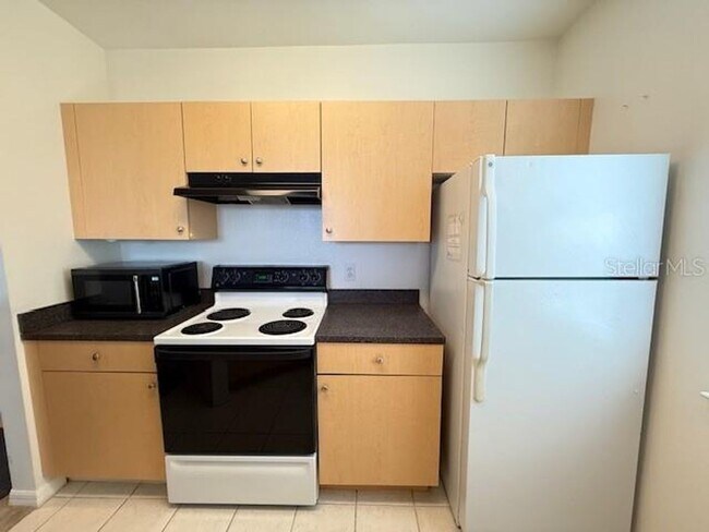 Building Photo - Siena one Bedroom condo with a Den