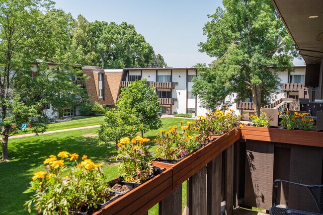 Building Photo - 1315 Kirkwood Dr