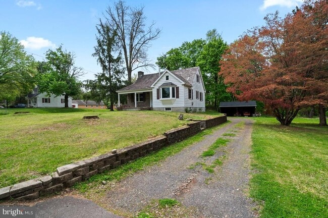Building Photo - 170 Iron Hill Rd