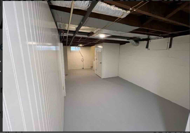 Building Photo - 106 S Park Dr