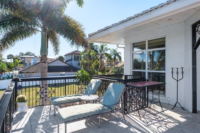 Building Photo - 5949 Seabird Dr S