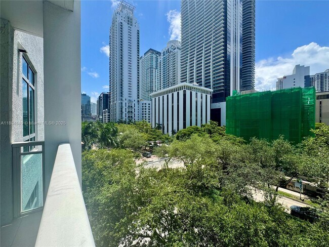 Building Photo - 951 Brickell Ave