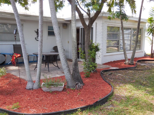 Building Photo - 3050 NW 1st Ave