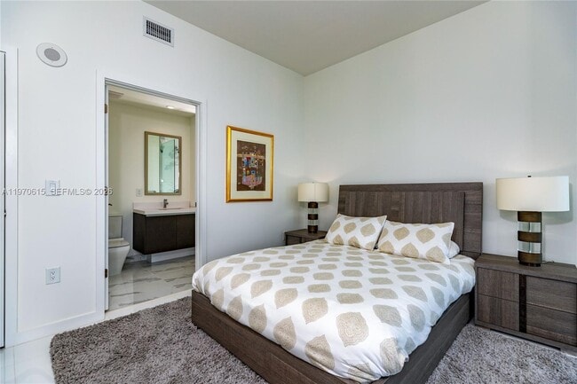 Building Photo - 851 NE 1st Ave