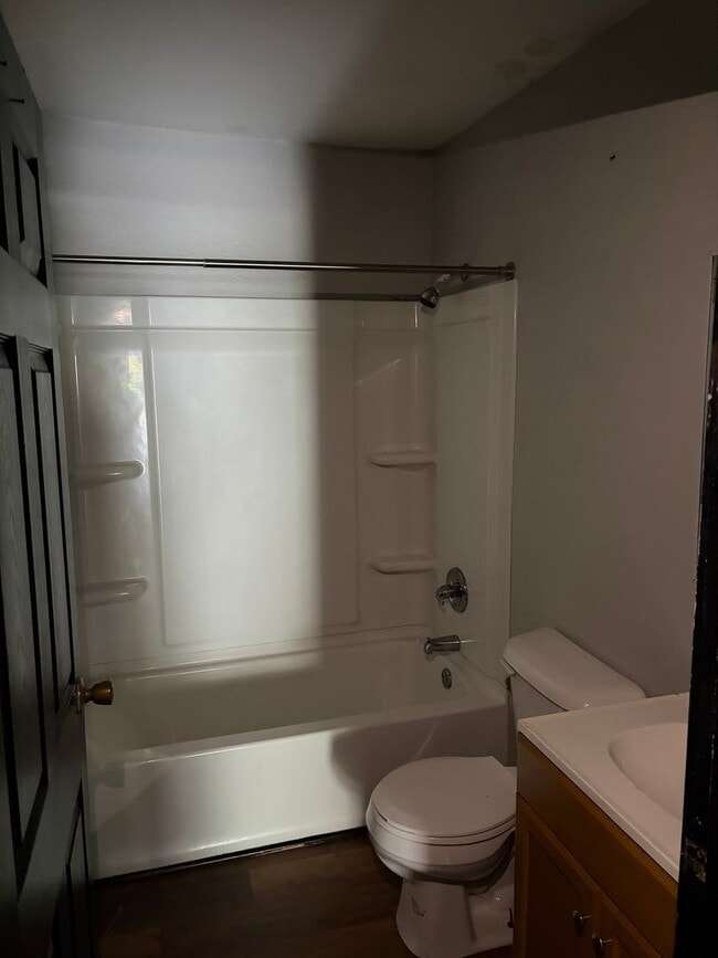 Building Photo - Bermudez - 906 (CBC)