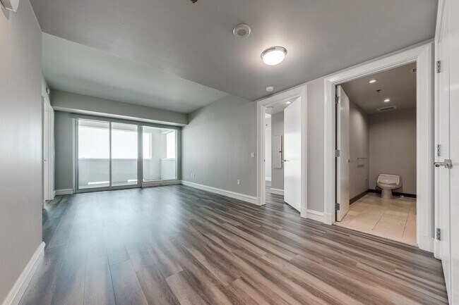 Building Photo - Sky Las Vegas 3706- Strip/City Views from this Stunning 2Bd/ 2Ba Residence