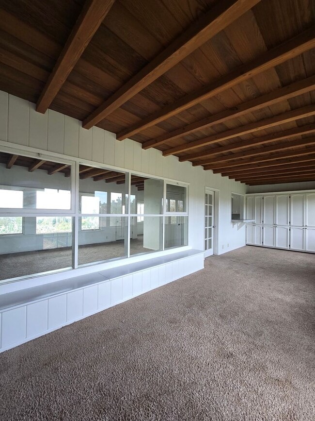 Building Photo - 3-Bedroom Home with Indoor Laundry and Ocean View