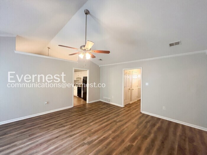 Building Photo - 10453 Kristen Dr S