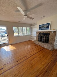 Building Photo - House for rent in Manteo