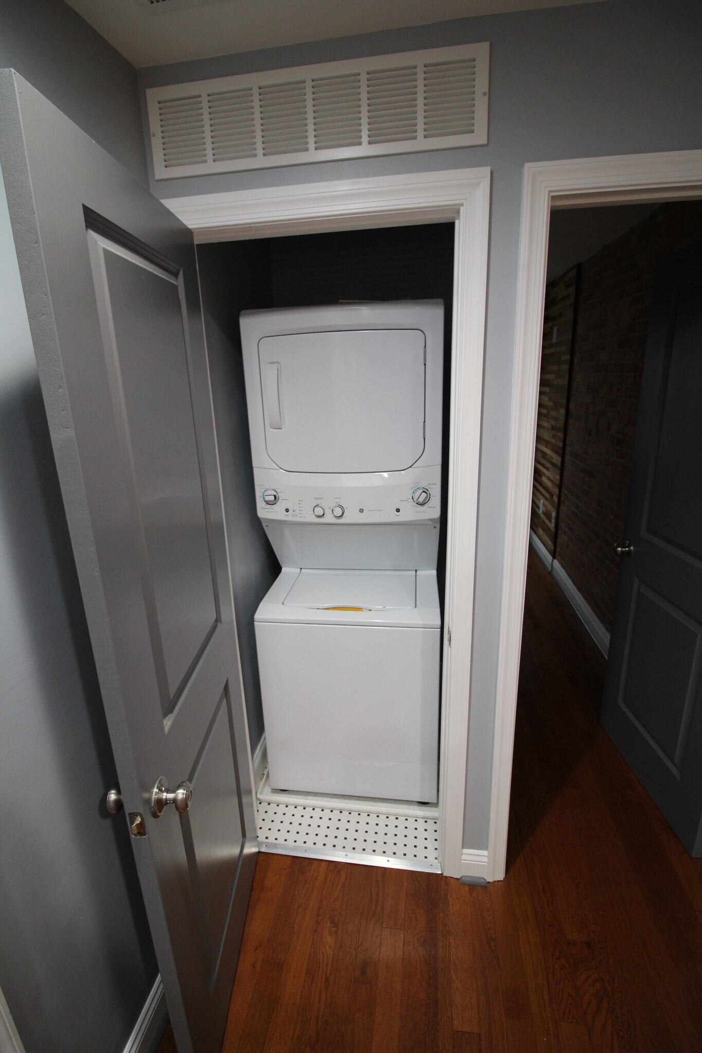 Laundry Closet - 644 S Lehigh St