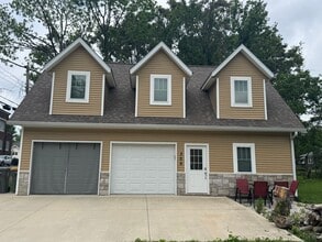 Building Photo - 305 E Wylie St