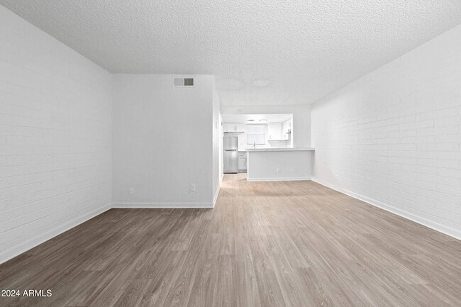 Building Photo - 1601 W Camelback Rd