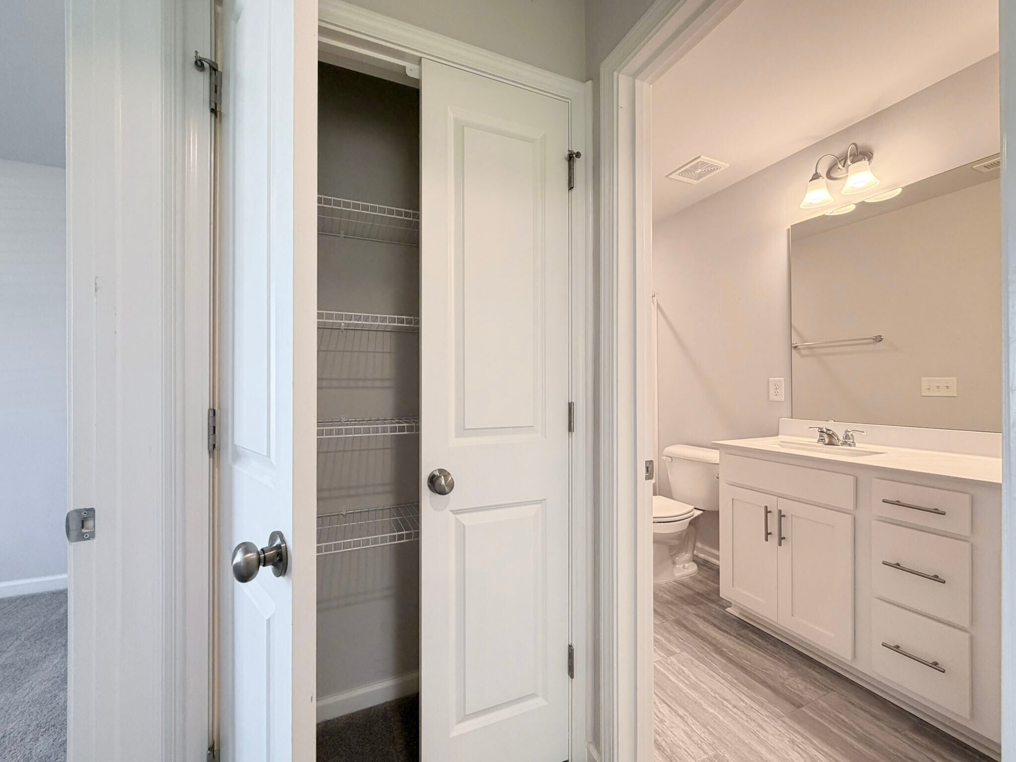 Building Photo - 400 Hazy Hills Ln