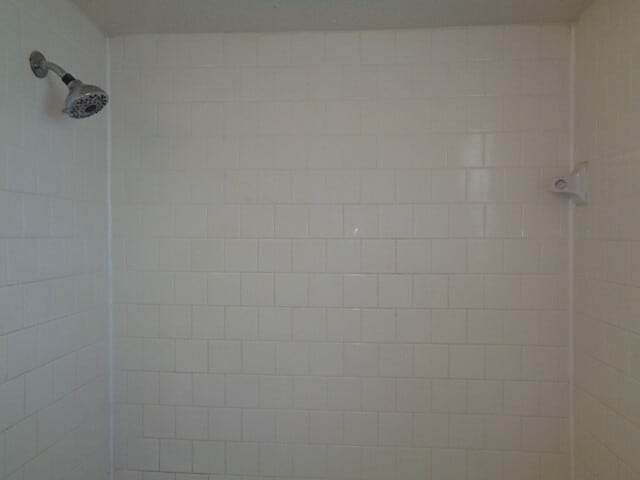 Building Photo - 2111 Pincher Creek Dr