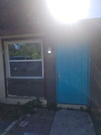 Building Photo - 2/1 DUPLEX