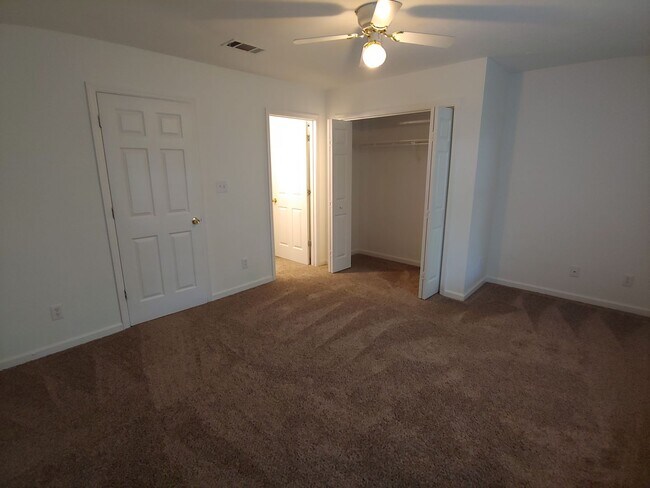 Building Photo - 227 Dixie Dr