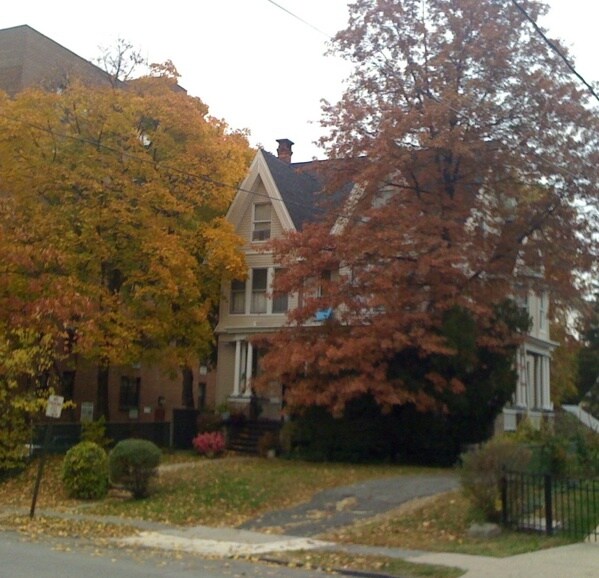 Building Photo - 127 Valentine Ln