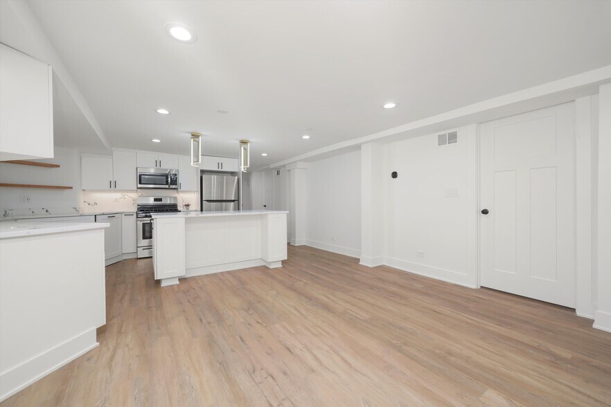 Building Photo - 2613 N Fairfield Ave