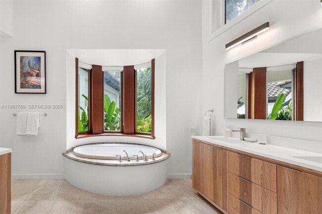 Building Photo - 432 S Hibiscus Dr