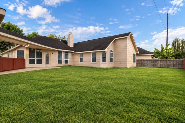 Building Photo - 3207 Hickory Knoll Dr