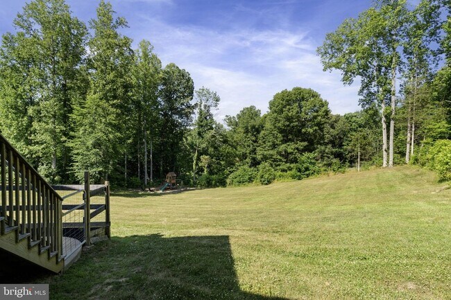 Building Photo - 120 Shady Oaks Ln