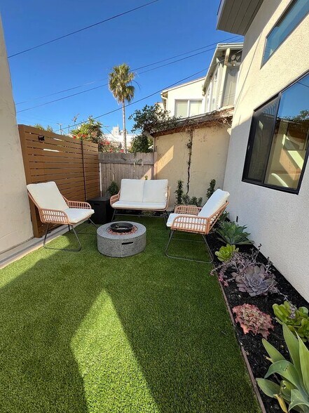 Primary Photo - 233 Ashland Ave