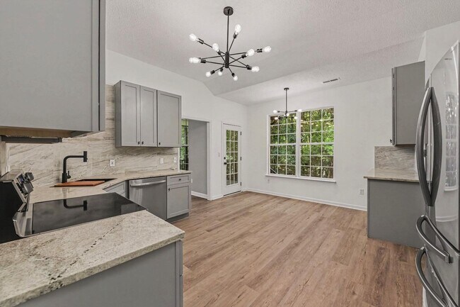 Building Photo - 1854 Oleander Ct