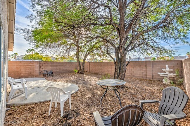 Building Photo - 5817 Golden Wing St