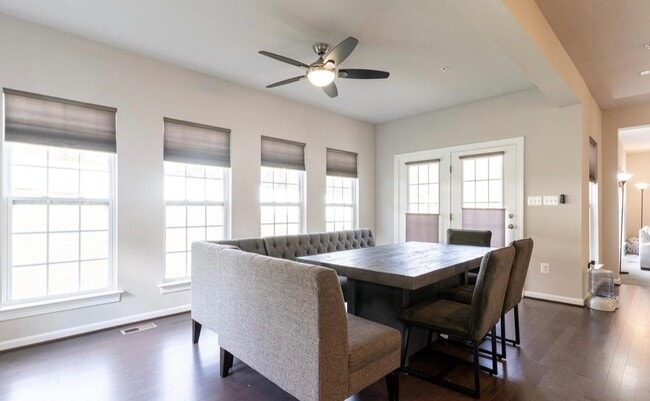 Building Photo - 6100 Oglethorpe Mill Dr