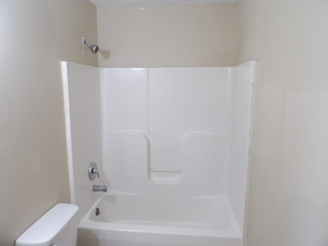 Building Photo - 344 Bypass Plaza Dr