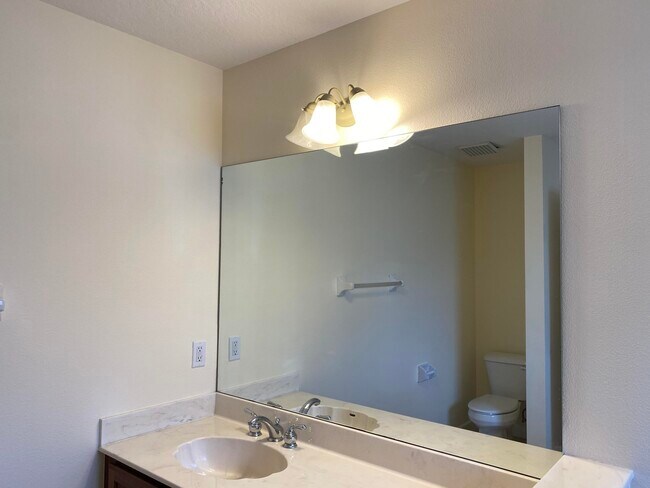 Building Photo - 3557 SW Voyager St