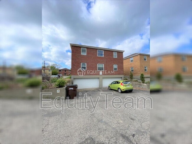 Building Photo - 3918 E Gatewood Ln