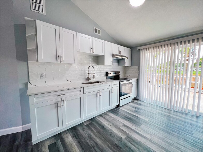 Building Photo - 10204 Bellhurst Ct