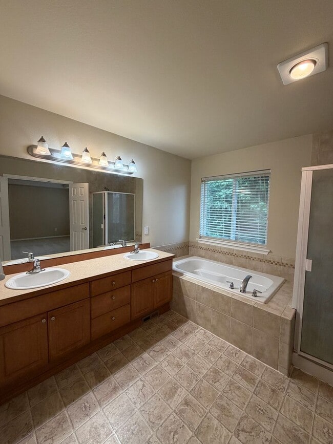 Building Photo - 7125 Axis St SE