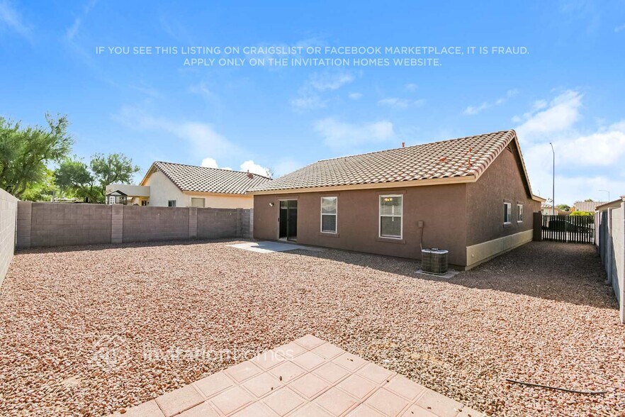 Building Photo - 11304 E Quarry Ave