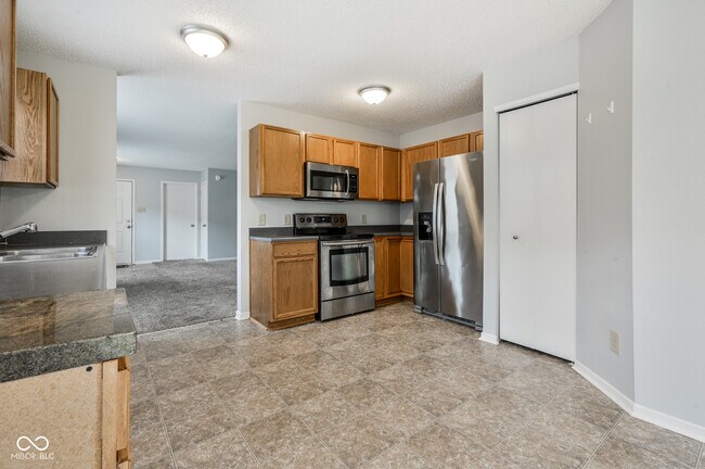 Building Photo - 1804 Feather Reed Ln