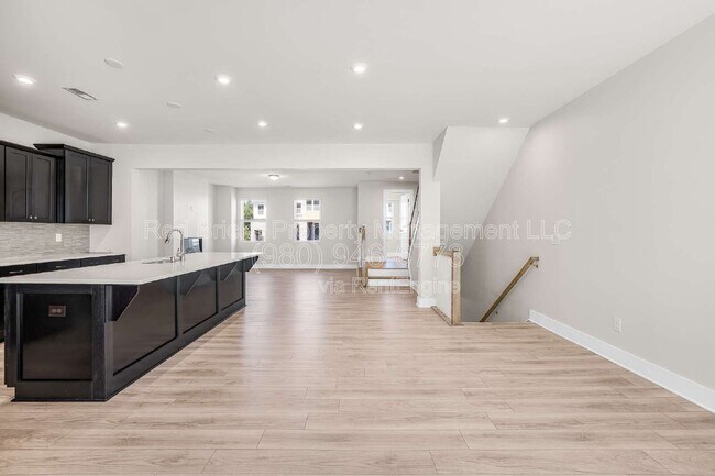 Building Photo - 2837 Ensemble Ct