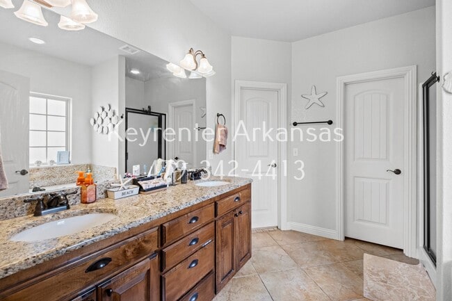 Building Photo - 1048 Tarah Knolls Cir